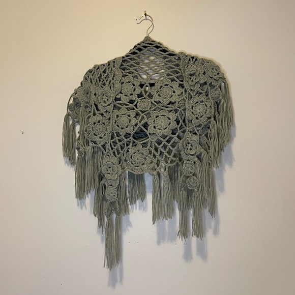 Handmade long stole.Braided flowers. - Picture 5 of 6